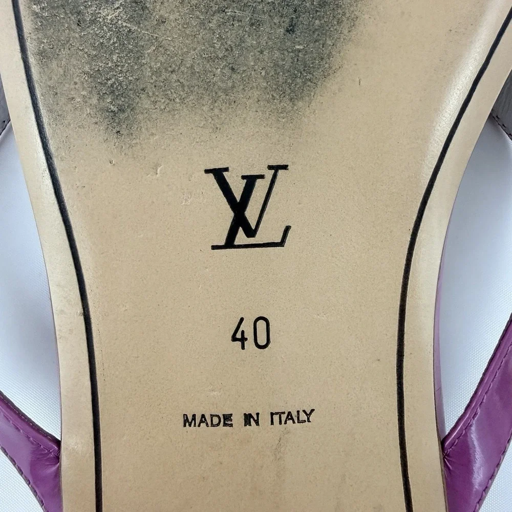 Louis Vuitton Women's Pink Leather Thong Sandals Size 40 Gold LV Charm Italy - Picture 8 of 9